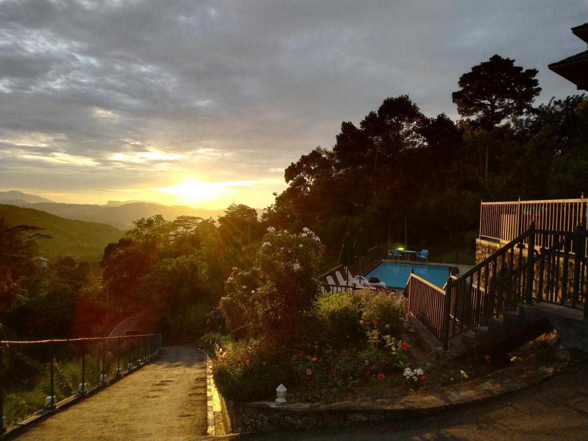 The Grand Hills Bed & Breakfast Kandy Bagian luar foto